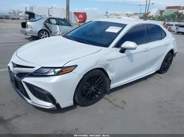 4T1K31AK3NU036055 2022 TOYOTA CAMRY - Image 2