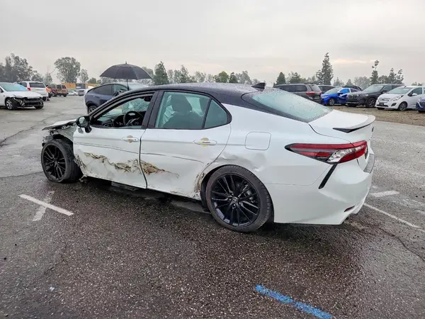 4T1K31AK3NU043247 2022 TOYOTA CAMRY - Image 2