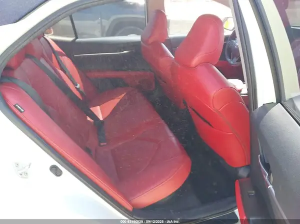 4T1K31AK3NU044155 2022 TOYOTA CAMRY - Image 8