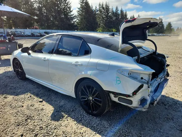 4T1K31AK4MU020865 2021 TOYOTA CAMRY - Image 2