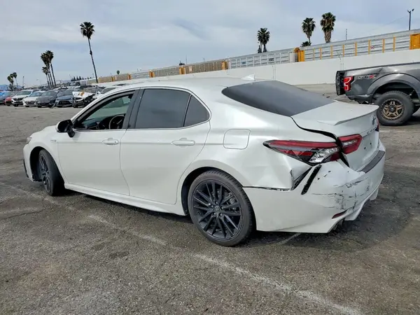 4T1K31AK4MU022776 2021 TOYOTA CAMRY - Image 2
