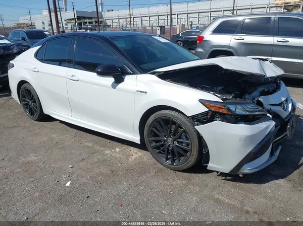 4T1K31AK4MU028562 2021 TOYOTA CAMRY - Image 1