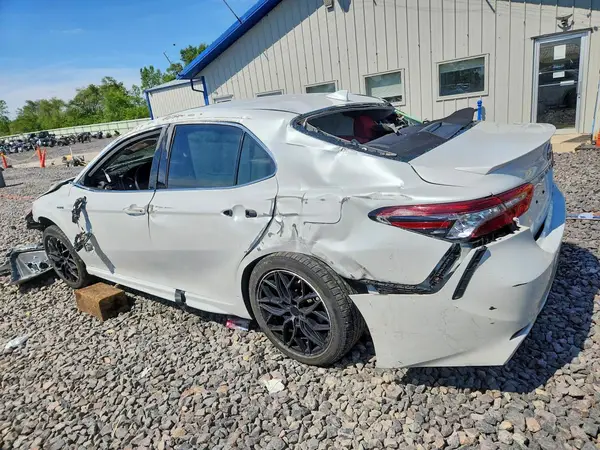 4T1K31AK4MU552827 2021 TOYOTA CAMRY - Image 2