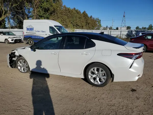 4T1K31AK4NU043726 2022 TOYOTA CAMRY - Image 2