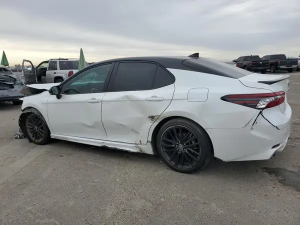 4T1K31AK4NU043936 2022 TOYOTA CAMRY - Image 2