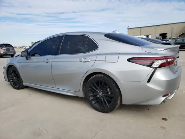 4T1K31AK4NU581116 2022 TOYOTA CAMRY - Image 2