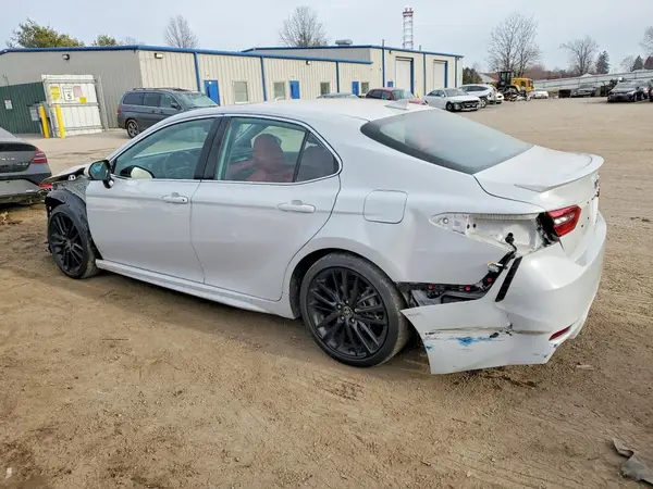 4T1K31AK4RU068597 2024 TOYOTA CAMRY - Image 2