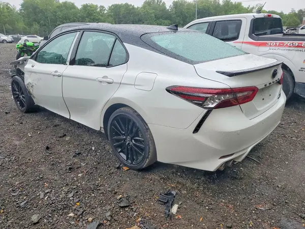 4T1K31AK5MU021572 2021 TOYOTA CAMRY - Image 2