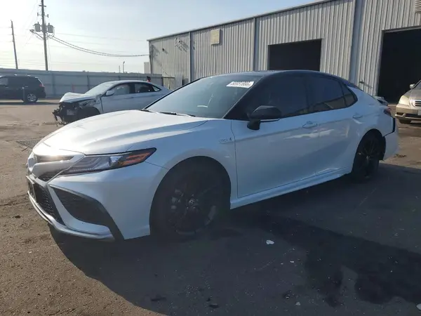 4T1K31AK5MU023595 2021 TOYOTA CAMRY - Image 1