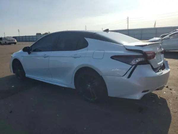 4T1K31AK5MU023595 2021 TOYOTA CAMRY - Image 2