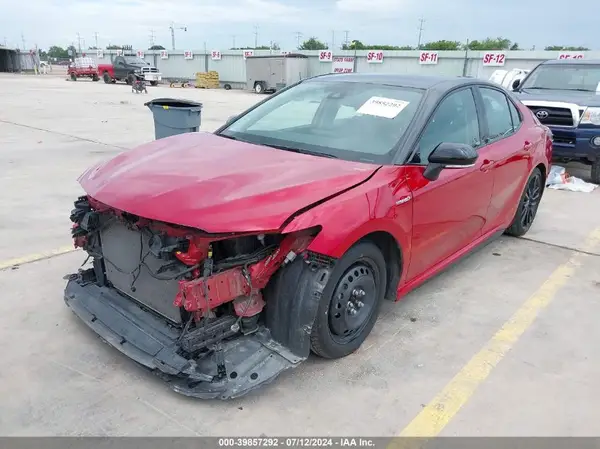 4T1K31AK5MU030286 2021 TOYOTA CAMRY - Image 2