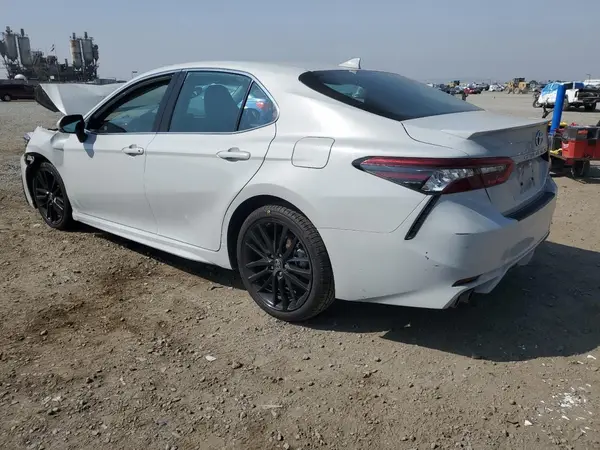 4T1K31AK5NU040219 2022 TOYOTA CAMRY - Image 2