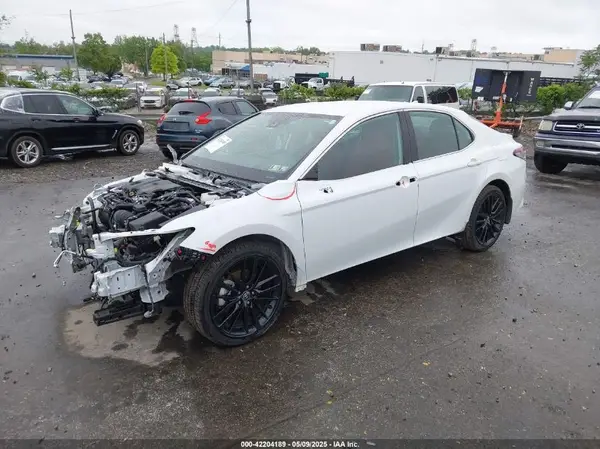 4T1K31AK5NU583117 2022 TOYOTA CAMRY - Image 2