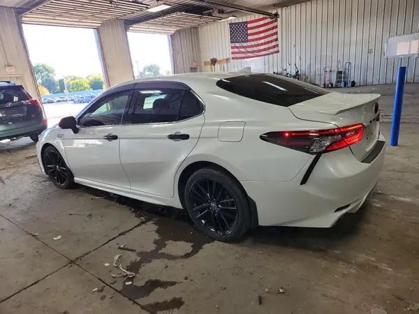 4T1K31AK6MU556426 2021 TOYOTA CAMRY - Image 2