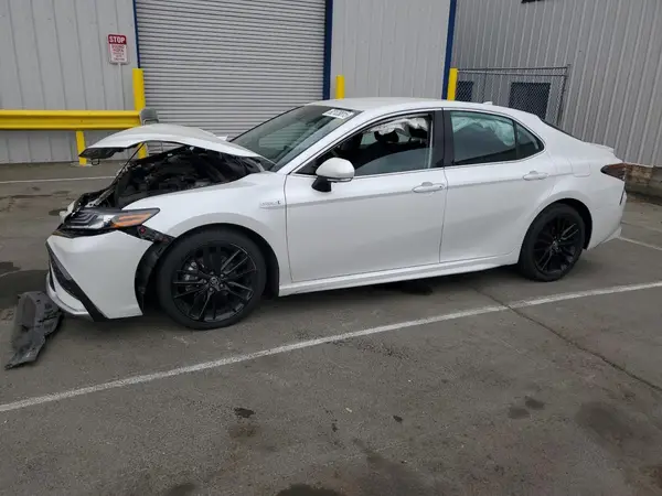 4T1K31AK6MU561819 2021 TOYOTA CAMRY - Image 1