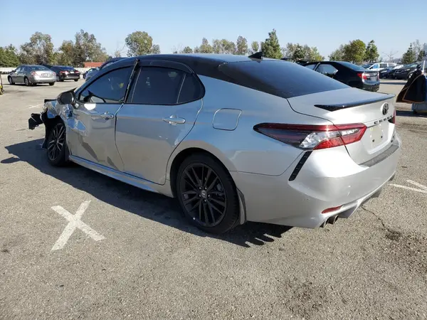 4T1K31AK6NU037748 2022 TOYOTA CAMRY - Image 2