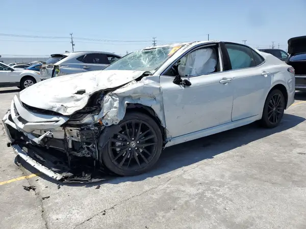 4T1K31AK6NU038088 2022 TOYOTA CAMRY - Image 1