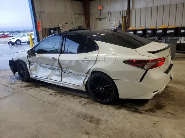 4T1K31AK6NU044442 2022 TOYOTA CAMRY - Image 2