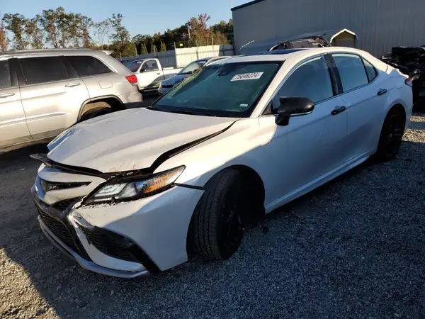 4T1K31AK6NU576077 2022 TOYOTA CAMRY - Image 1