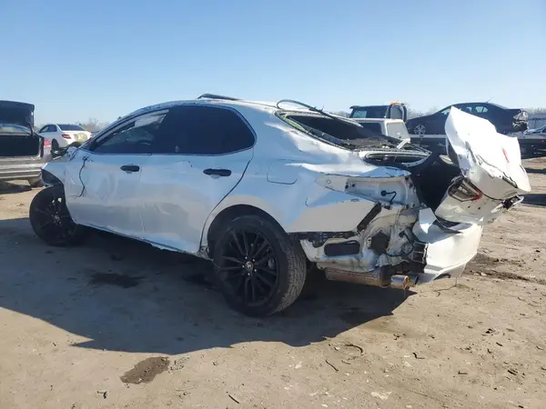 4T1K31AK6NU579366 2022 TOYOTA CAMRY - Image 2