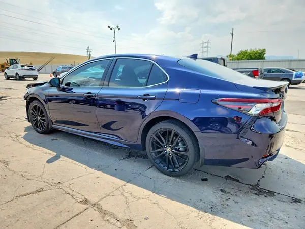 4T1K31AK6NU588665 2022 TOYOTA CAMRY - Image 2