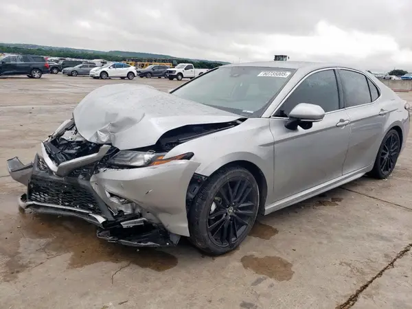 4T1K31AK6NU595857 2022 TOYOTA CAMRY - Image 1