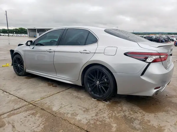 4T1K31AK6NU595857 2022 TOYOTA CAMRY - Image 2