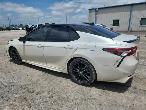 4T1K31AK6RU060324 2024 TOYOTA CAMRY - Image 2