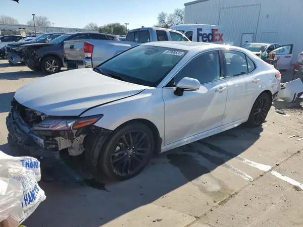 4T1K31AK6RU623582 2024 TOYOTA CAMRY - Image 1