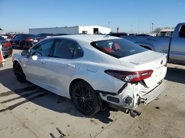 4T1K31AK6RU623582 2024 TOYOTA CAMRY - Image 2