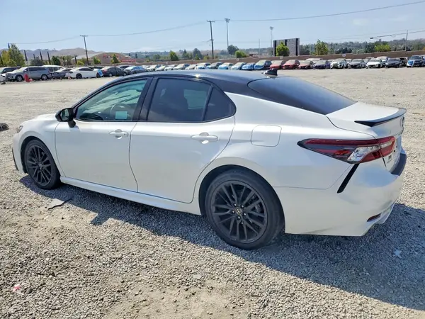 4T1K31AK7NU042067 2022 TOYOTA CAMRY - Image 2