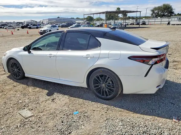 4T1K31AK7NU045230 2022 TOYOTA CAMRY - Image 2