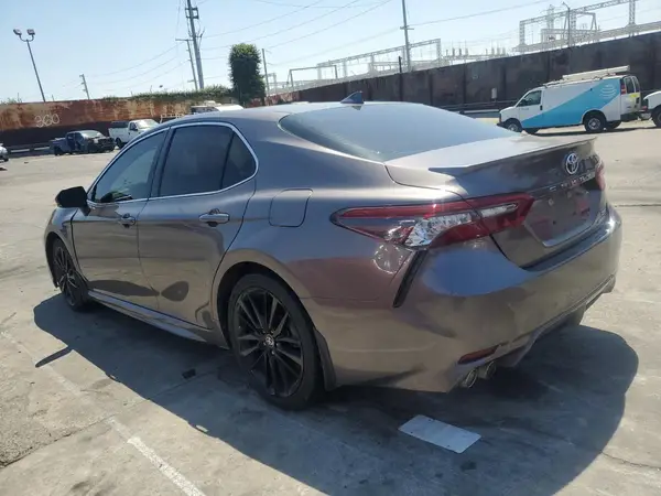 4T1K31AK7NU581207 2022 TOYOTA CAMRY - Image 2