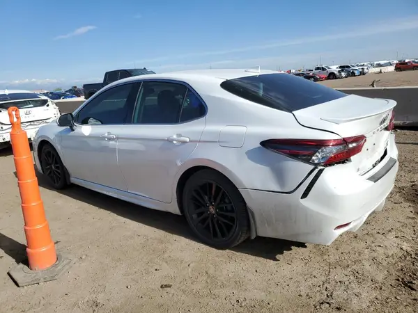 4T1K31AK7NU595351 2022 TOYOTA CAMRY - Image 2