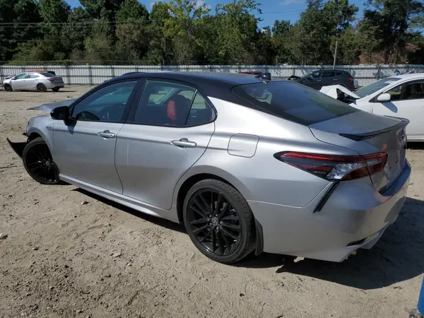 4T1K31AK8MU021680 2021 TOYOTA CAMRY - Image 2