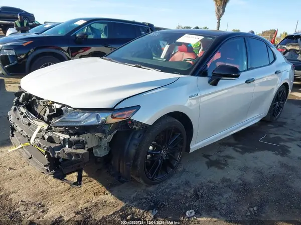 4T1K31AK8MU031870 2021 TOYOTA CAMRY - Image 2
