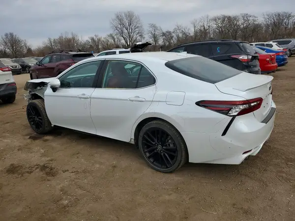 4T1K31AK8MU562745 2021 TOYOTA CAMRY - Image 2
