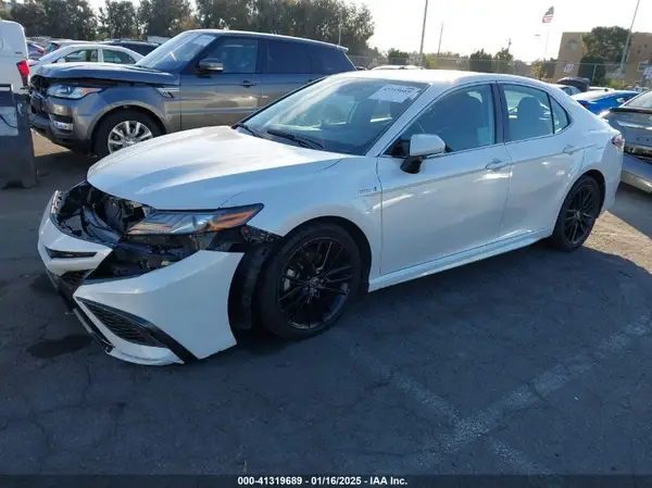 4T1K31AK8MU563765 2021 TOYOTA CAMRY - Image 2