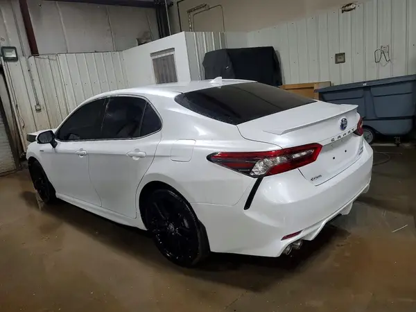 4T1K31AK8MU564382 2021 TOYOTA CAMRY - Image 2