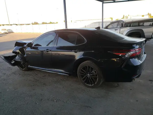 4T1K31AK8MU567878 2021 TOYOTA CAMRY - Image 2