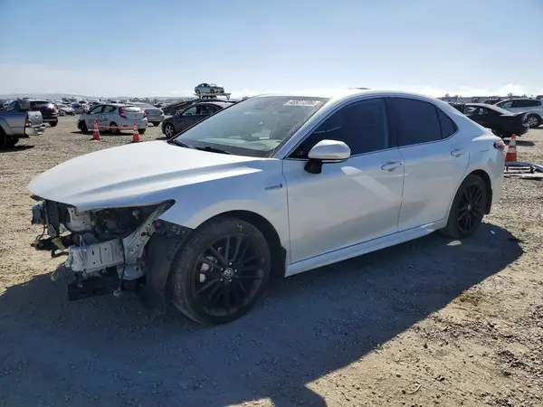 4T1K31AK8MU569470 2021 TOYOTA CAMRY - Image 1