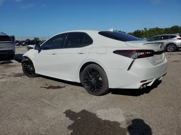 4T1K31AK8NU035595 2022 TOYOTA CAMRY - Image 2