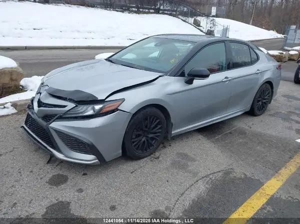 4T1K31AK8NU038674 2022 TOYOTA CAMRY - Image 2
