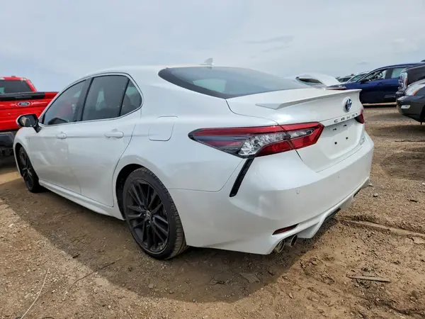 4T1K31AK8NU572273 2022 TOYOTA CAMRY - Image 2