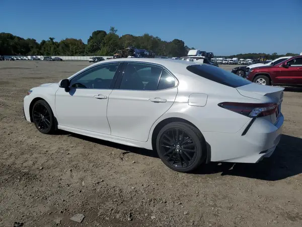 4T1K31AK8RU061426 2024 TOYOTA CAMRY - Image 2