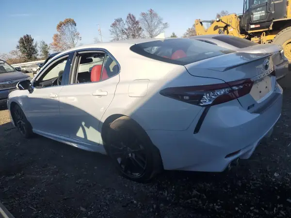 4T1K31AK8RU076394 2024 TOYOTA CAMRY - Image 2