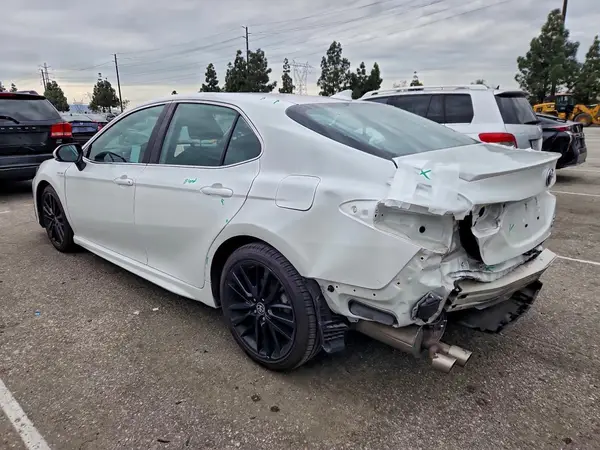 4T1K31AK9MU559496 2021 TOYOTA CAMRY - Image 2