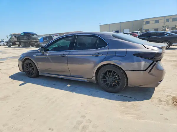 4T1K31AK9MU561524 2021 TOYOTA CAMRY - Image 2
