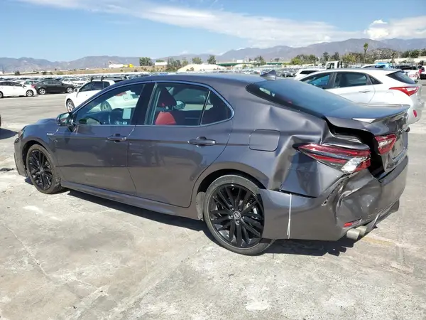 4T1K31AK9MU565539 2021 TOYOTA CAMRY - Image 2