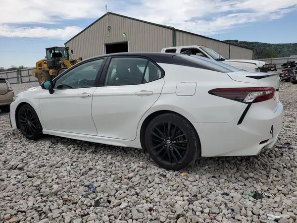 4T1K31AK9NU033175 2022 TOYOTA CAMRY - Image 2